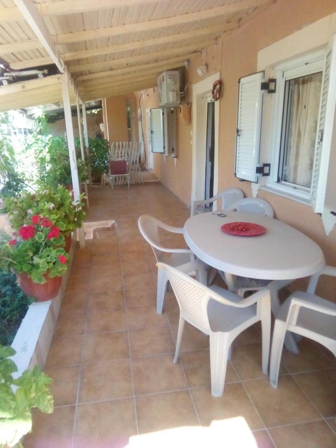 Villa Angela, Traditional Villa In The Village Agios Ioannis Peristerion Exterior foto